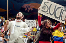 Protesta contra Lucio GutiÃ©rrez en Quito.
